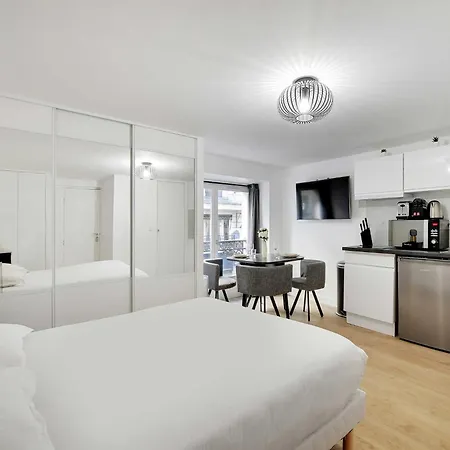 Apartment In The Heart Of Opera